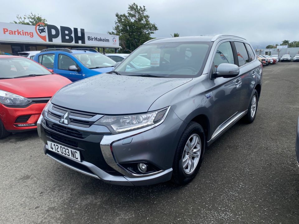 photos MITSUBISHI OUTLANDER