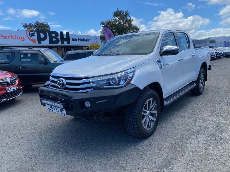 photos TOYOTA HILUX
