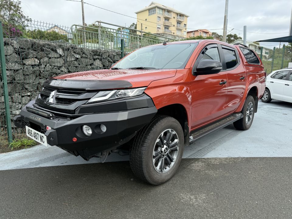 photos MITSUBISHI L200